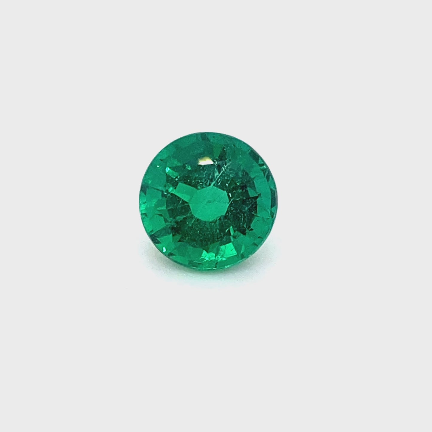 
                  
                    Load and play video in Gallery viewer, 9.51x9.55x6.59mm Round Emerald (1 pc 3.35 ct)
                  
                