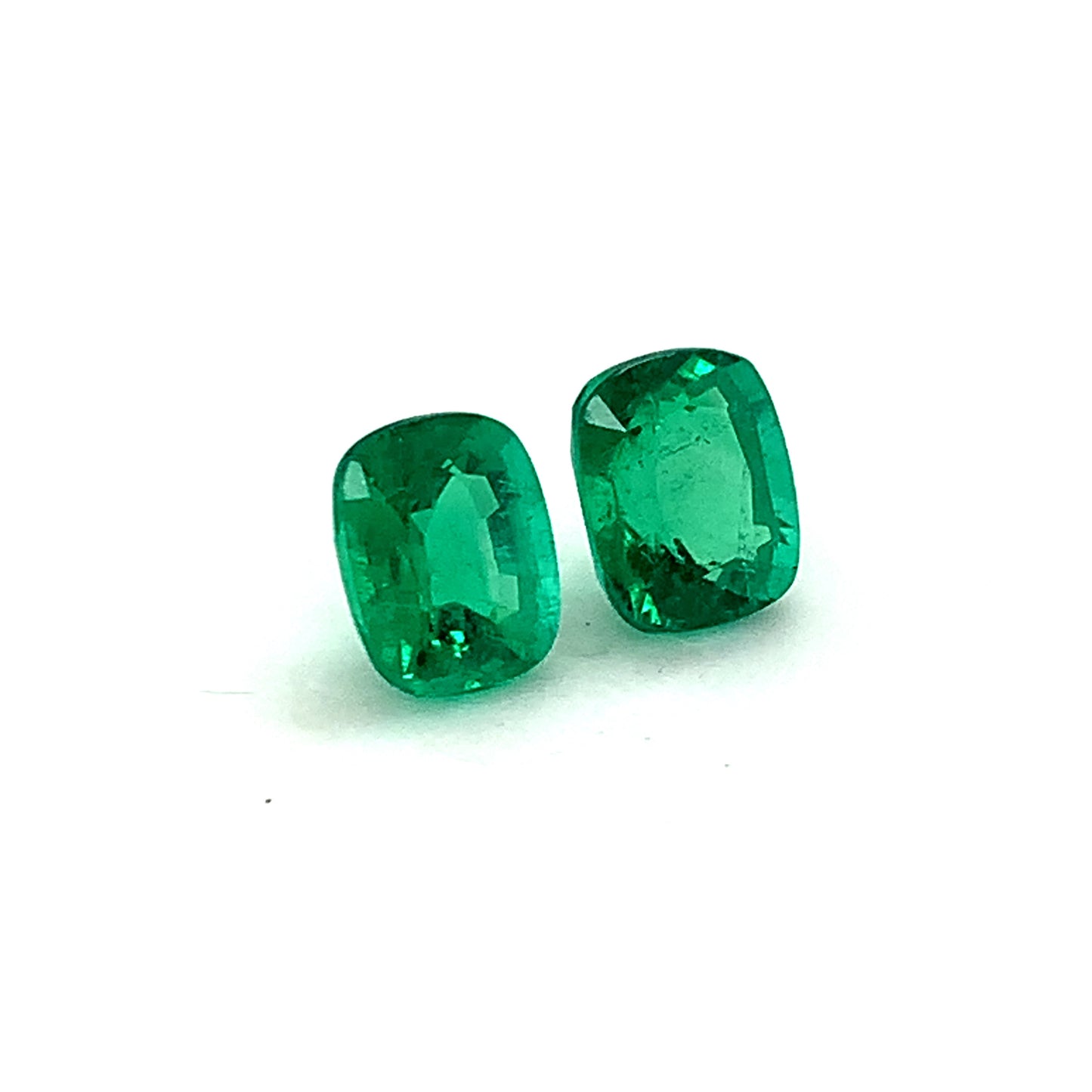 
                  
                    8.30x6.70x0.00mm Cushion Emerald (2 pc 4.06 ct)
                  
                