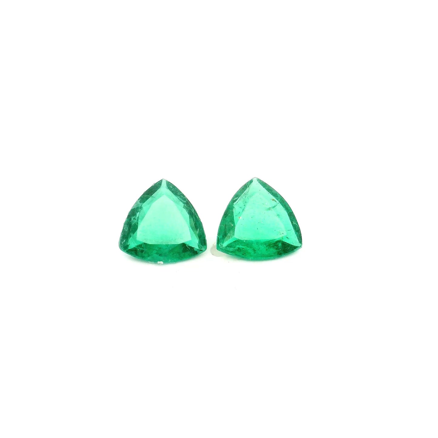 
                  
                    8.00x0.00x0.00mm Trillion Emerald (2 pc 2.16 ct)
                  
                