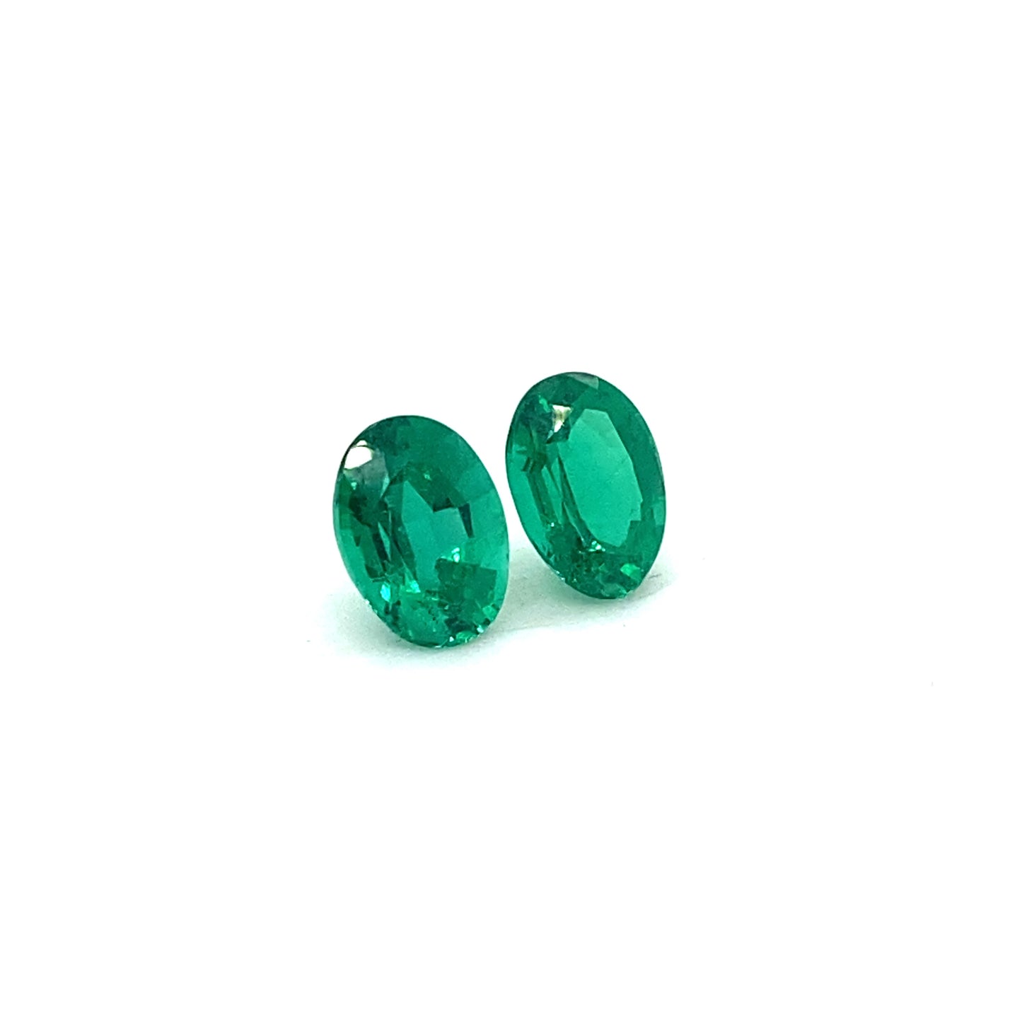 
                  
                    8.94x6.65x5.04mm Oval Emerald Pair (2 pc 3.33 ct)
                  
                