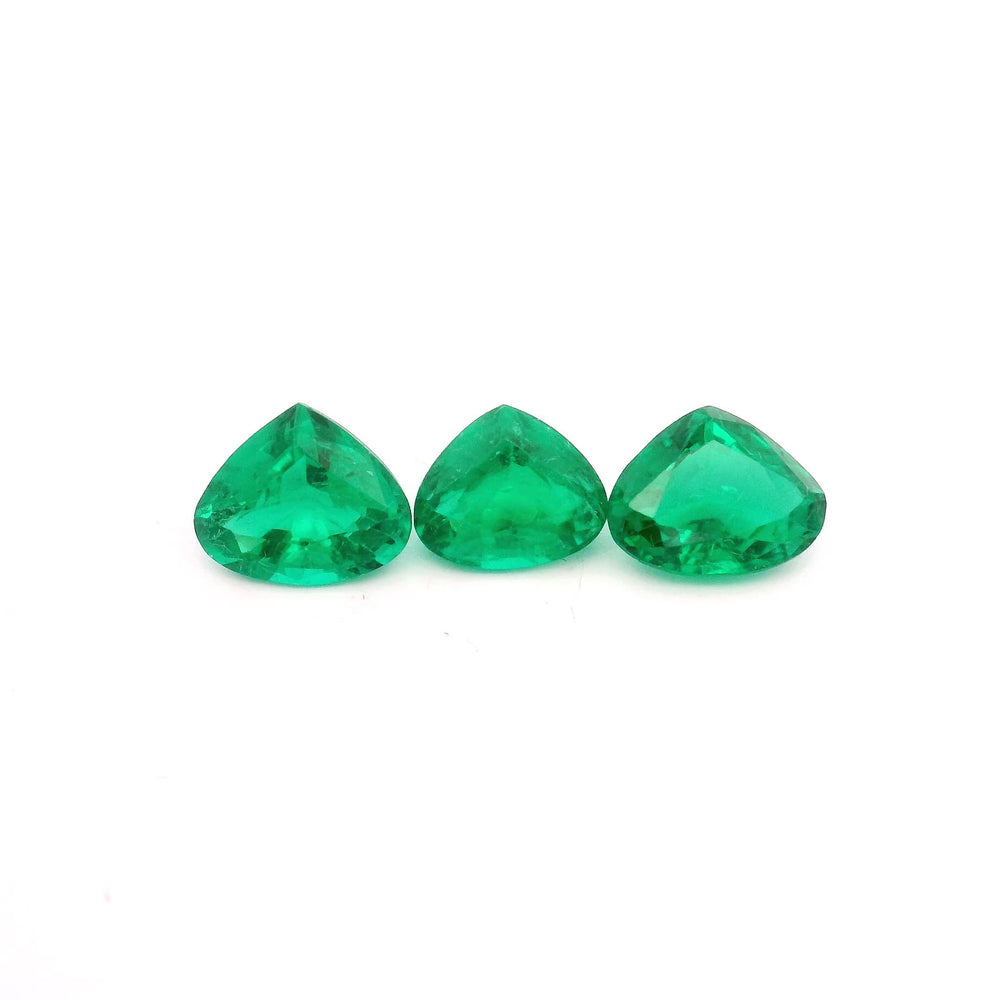 Heart-shaped Emerald (3 pc 3.58 ct)