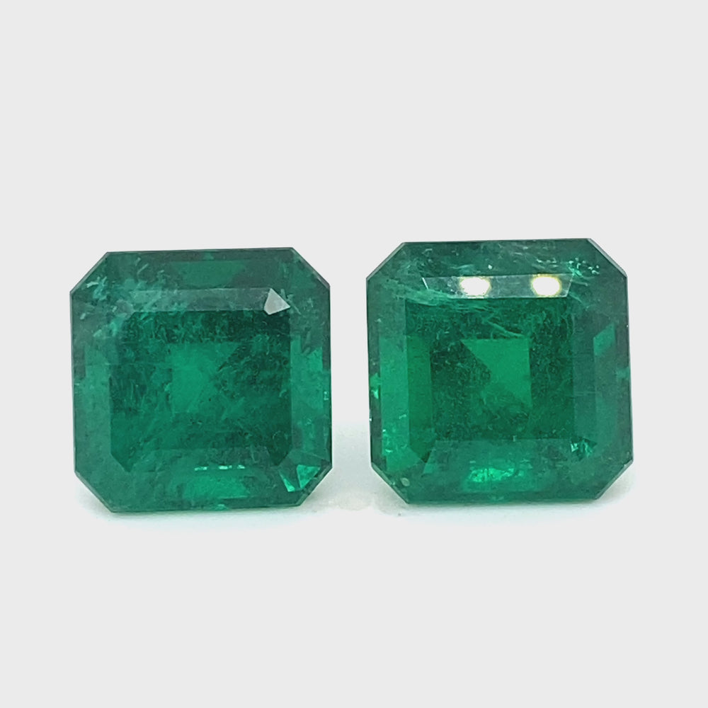 
                  
                    Load and play video in Gallery viewer, 15.06x15.06x11.66mm Octagon Emerald (2 pc 35.40 ct)
                  
                