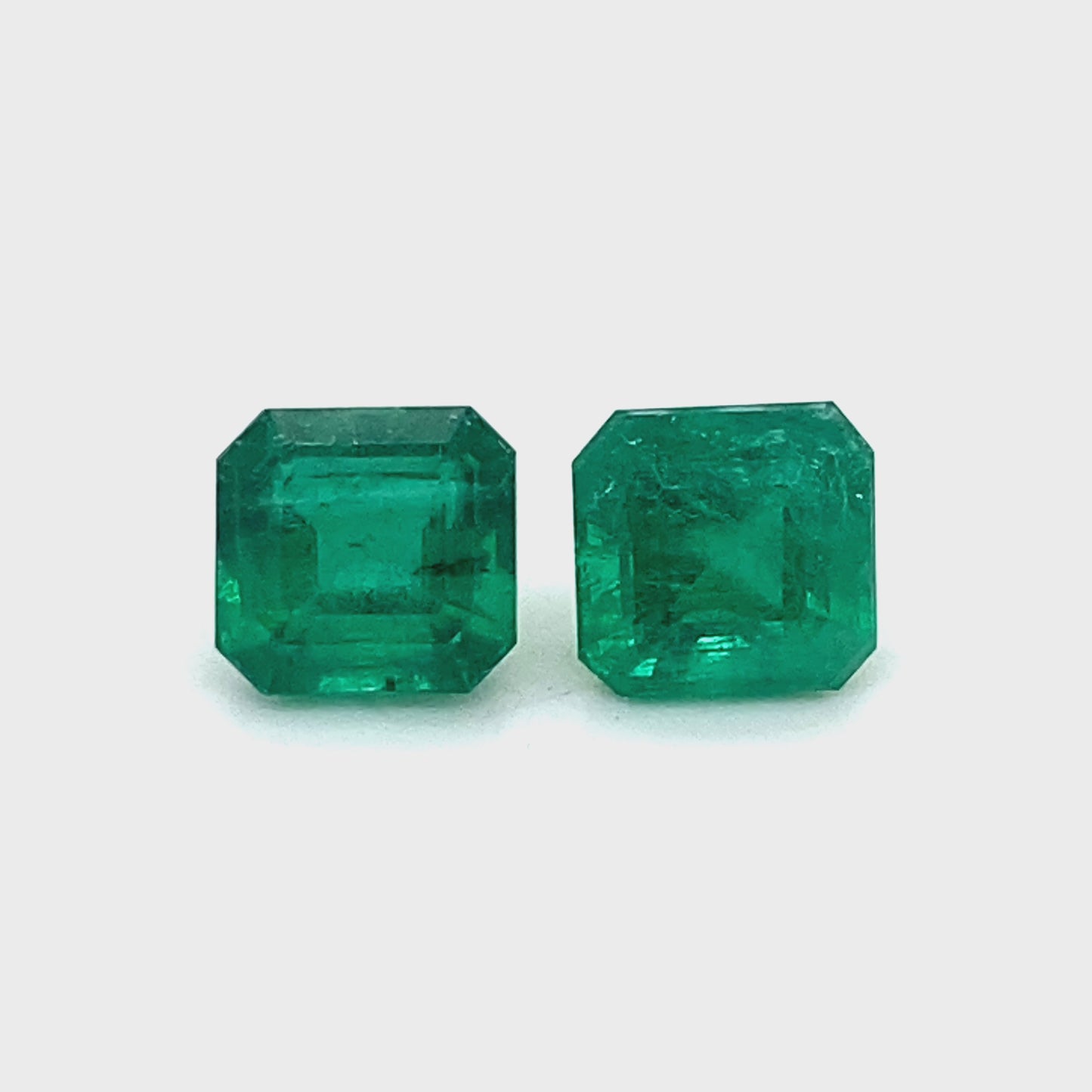 
                  
                    Load and play video in Gallery viewer, Octagon Emerald (2 pc 6.08 ct)
                  
                