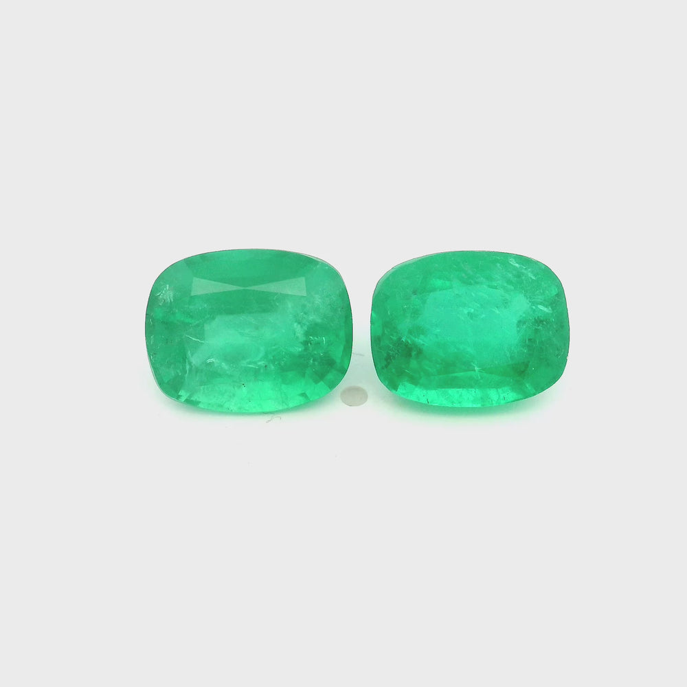 
                  
                    Load and play video in Gallery viewer, Cushion Emerald (2 pc 8.76 ct)
                  
                