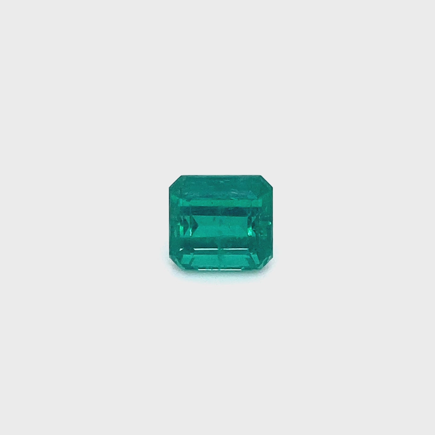 
                  
                    Load and play video in Gallery viewer, 8.88x8.13x6.26mm Octagon Emerald (1 pc 3.42 ct)
                  
                