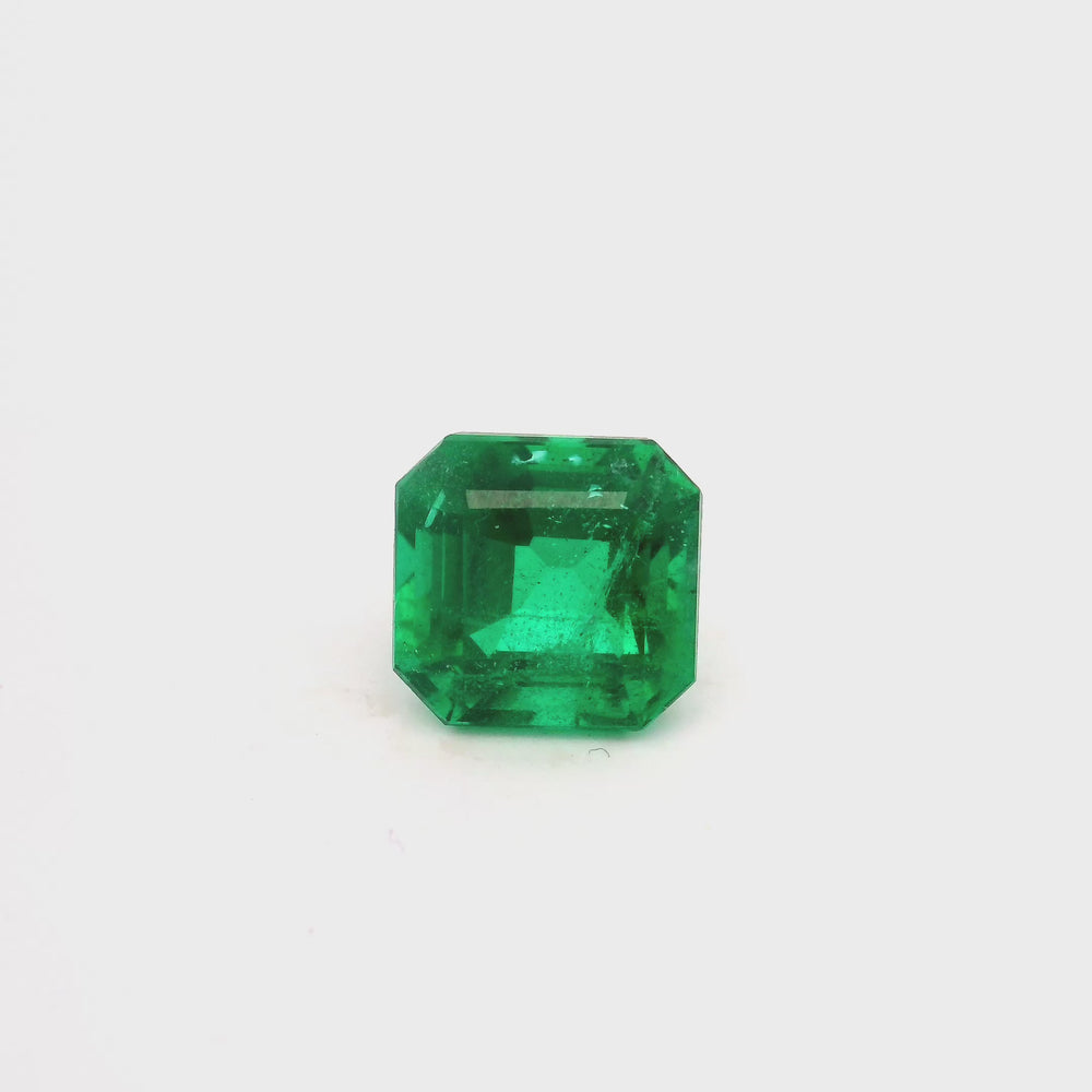 
                  
                    Load and play video in Gallery viewer, 8.21x7.91x6.16mm Octagon Emerald (1 pc 2.75 ct)
                  
                