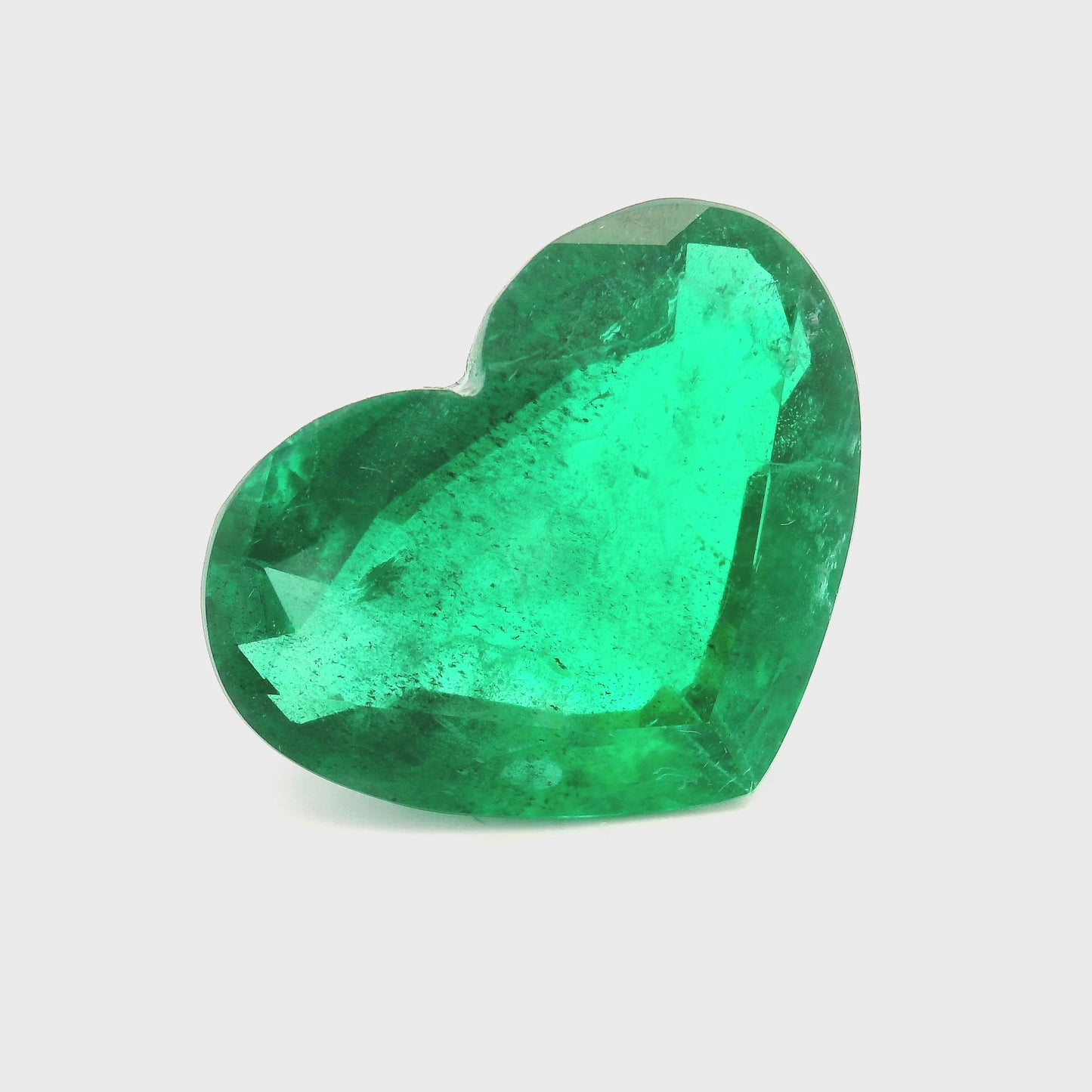 Heart-shaped Emerald (1 pc 11.73 ct)