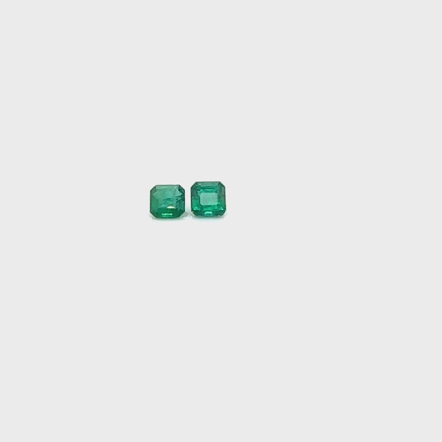 
                  
                    Load and play video in Gallery viewer, 6.81x6.79x0.00mm Octagon Emerald (2 pc 3.01 ct)
                  
                