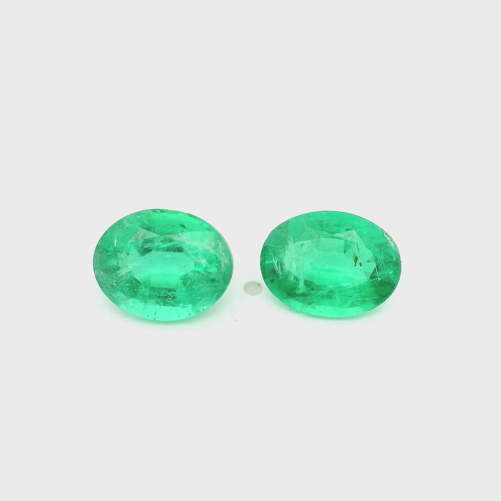 
                  
                    Load and play video in Gallery viewer, 10.92x8.63x0.00mm Oval Emerald (2 pc 6.24 ct)
                  
                