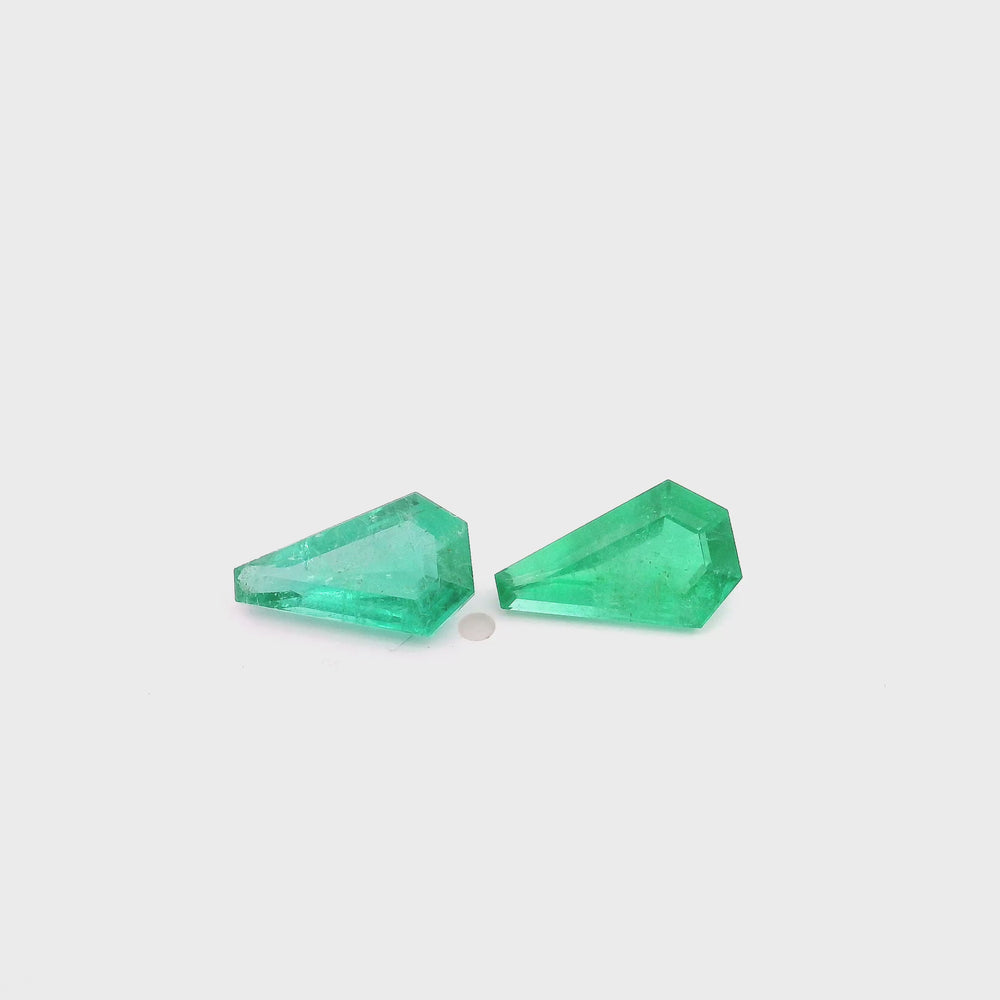 
                  
                    Load and play video in Gallery viewer, Fancy Cut Emerald (2 pc 2.32 ct)
                  
                