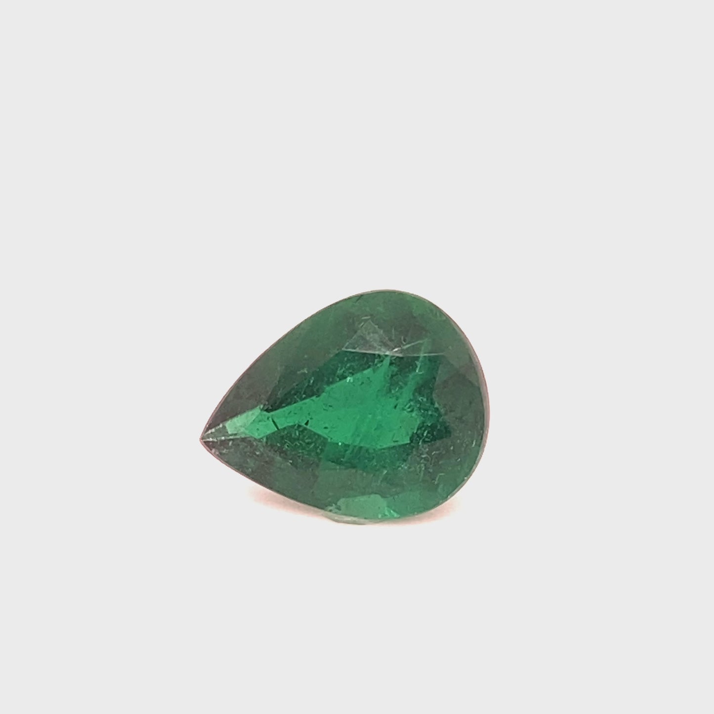 
                  
                    Load and play video in Gallery viewer, 13.00x10.13x6.34mm Pear-shaped Emerald (1 pc 4.04 ct)
                  
                