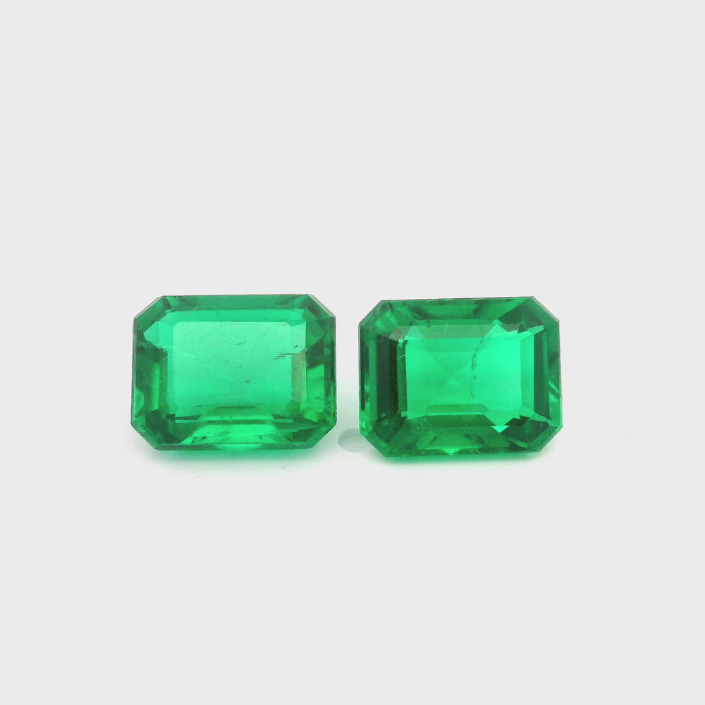 
                  
                    Load and play video in Gallery viewer, 8.52x6.57x4.26mm Octagon Emerald (2 pc 3.59 ct)
                  
                