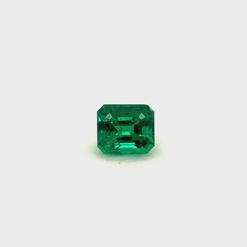 
                  
                    Load and play video in Gallery viewer, 9.20x7.91x6.32mm Octagon Emerald (1 pc 3.21 ct)
                  
                
