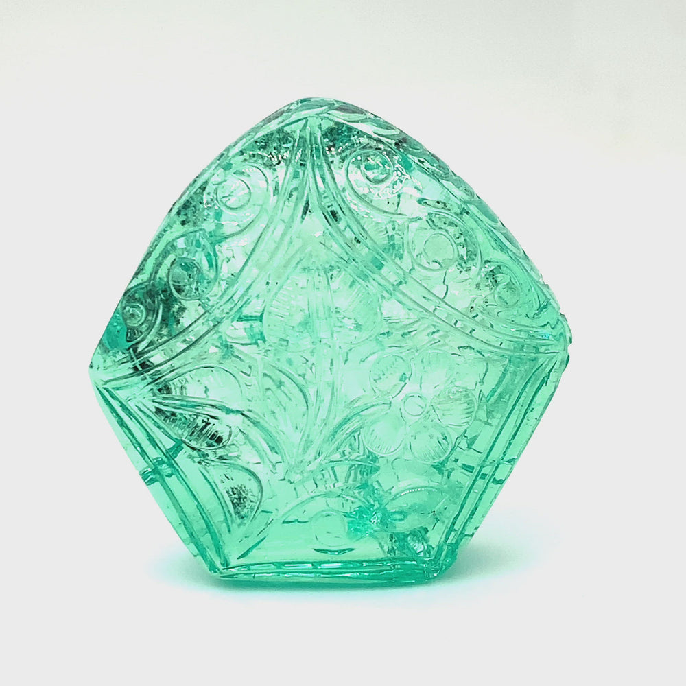 
                  
                    Load and play video in Gallery viewer, 47.12x47.28x14.86mm Carving Emerald (1 pc 280.93 ct)
                  
                