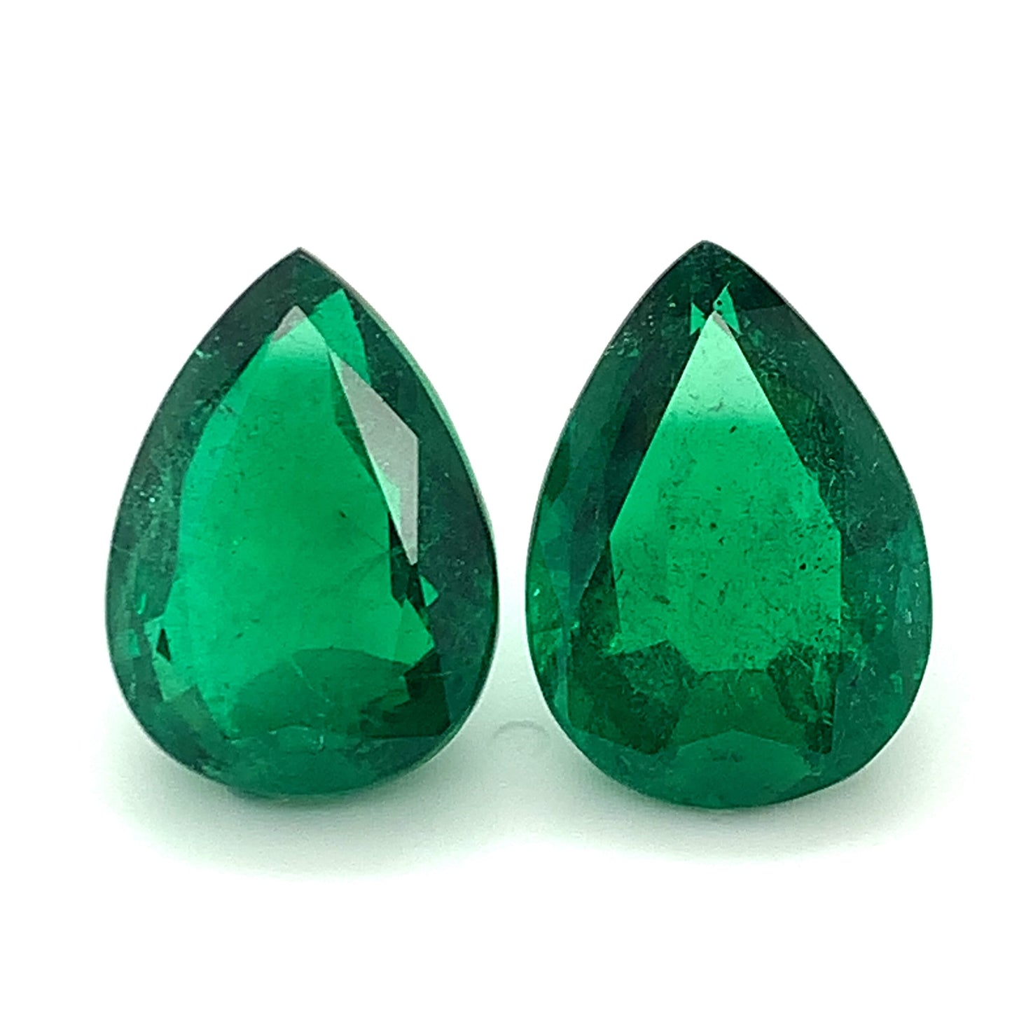 18.15x13.05x8.40mm Pear-shaped Emerald (2 pc 23.21 ct)