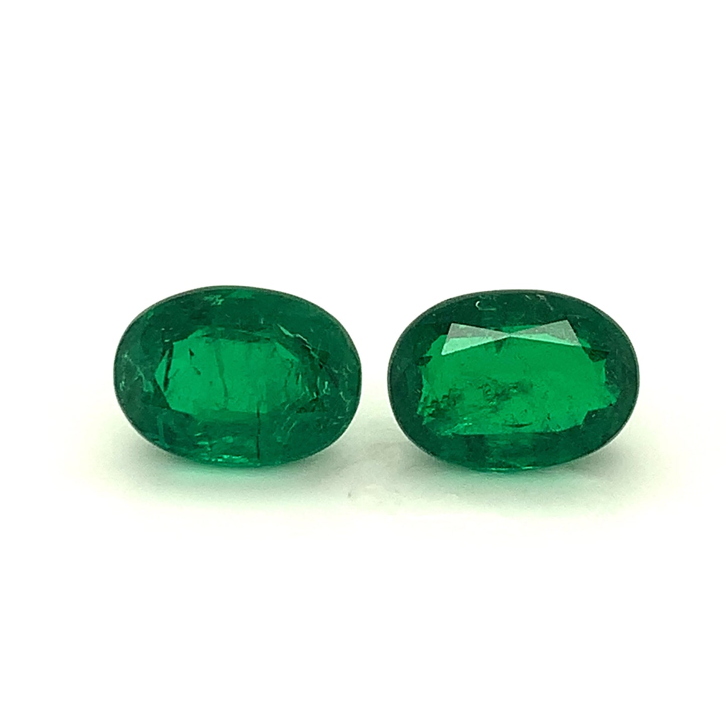 
                  
                    13.66x9.88x6.34mm Oval Emerald (2 pc 12.06 ct)
                  
                