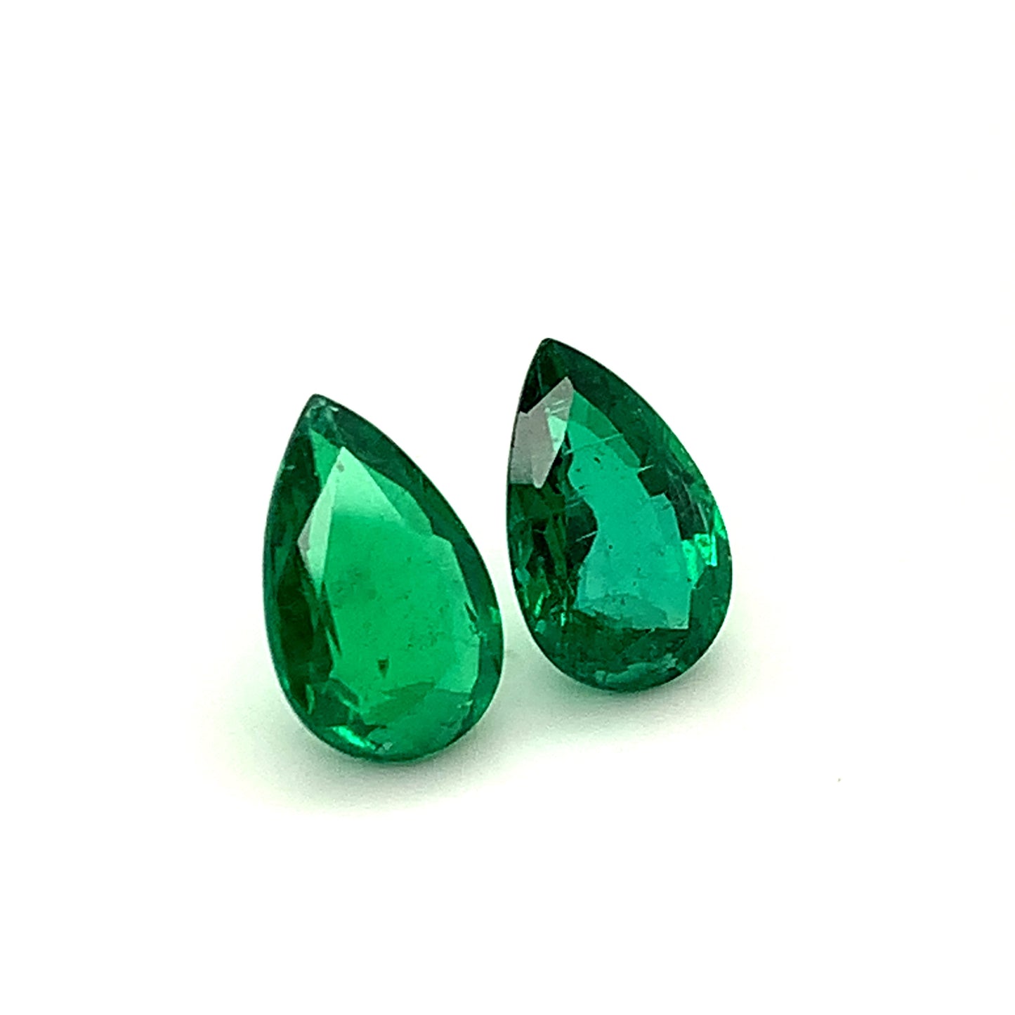 
                  
                    14.03x8.93x0.00mm Pear-shaped Emerald (2 pc 7.98 ct)
                  
                