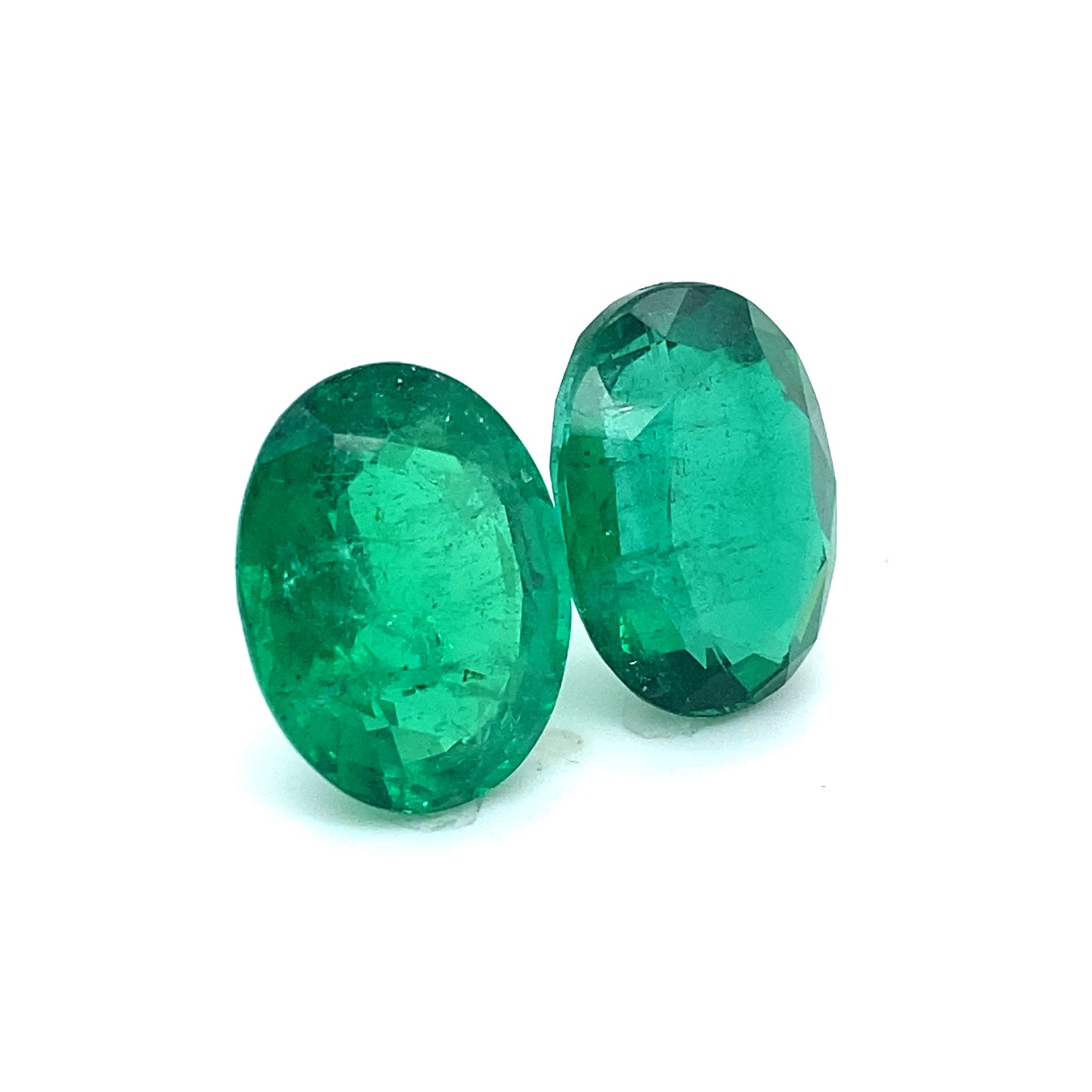 
                  
                    17.02x13.10x8.22mm Oval Emerald Pair (2 pc 22.94 ct)
                  
                