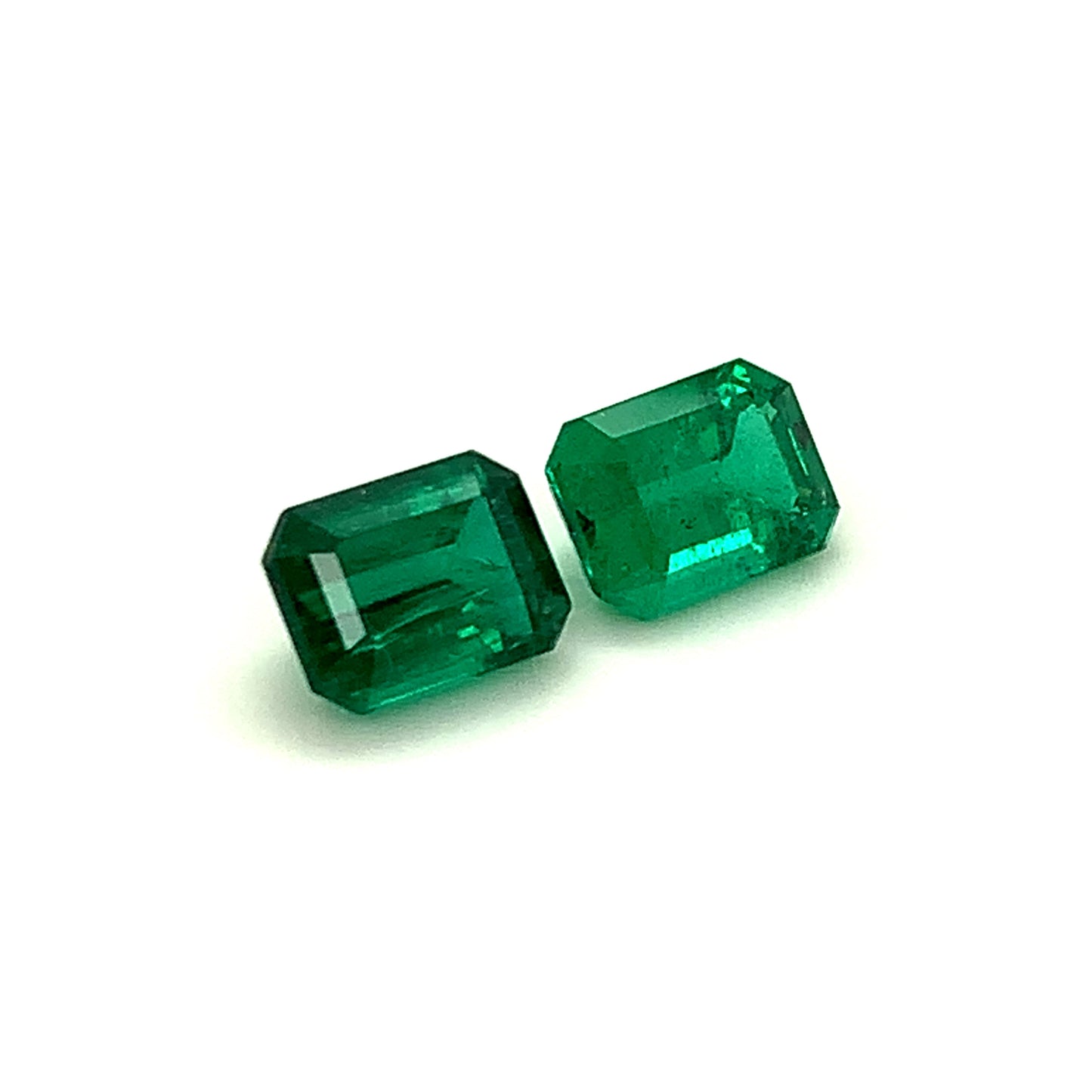 
                  
                    9.80x7.40x0.00mm Mixed Emerald (2 pc 6.21 ct)
                  
                