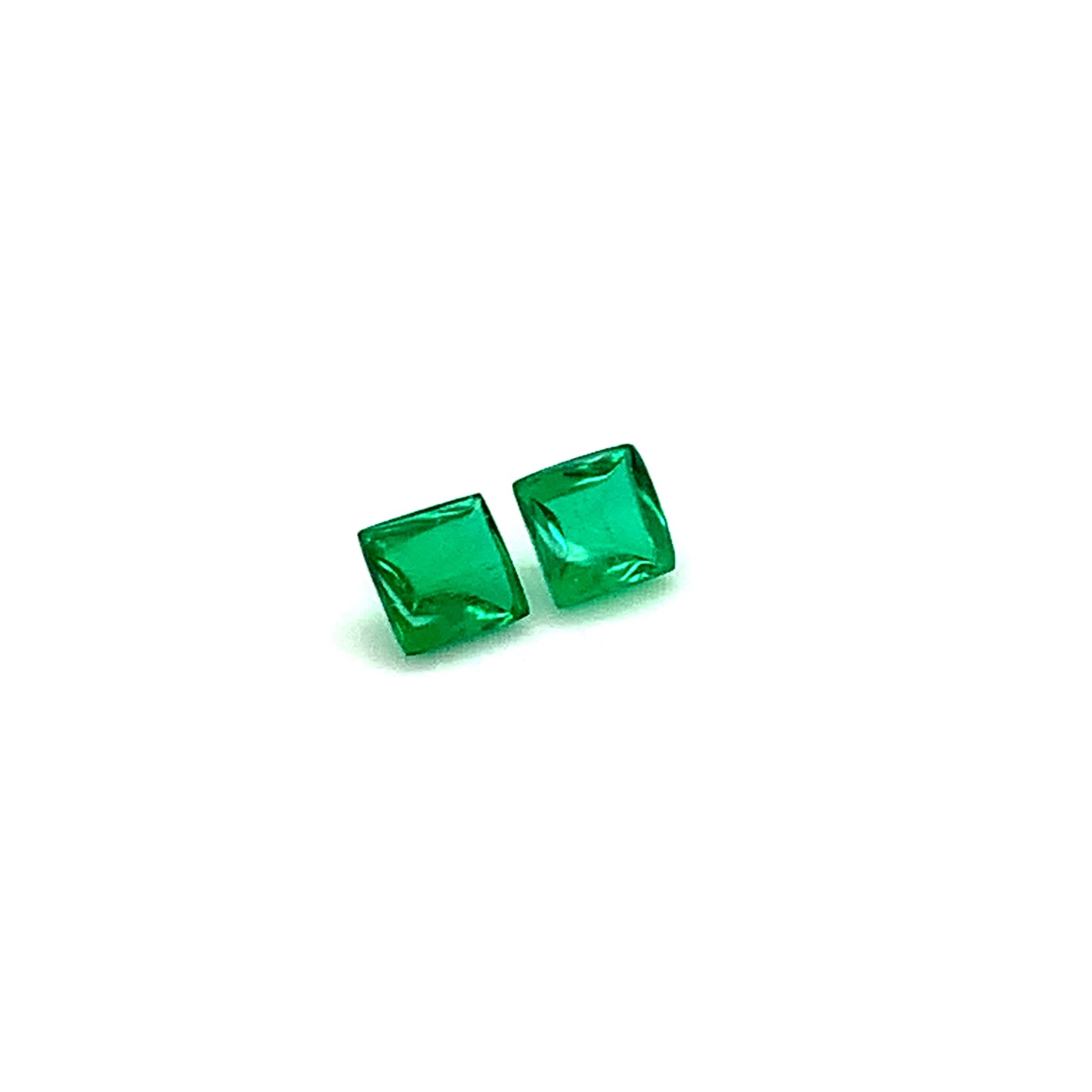 
                  
                    5.00x0.00x0.00mm Cushion Sugar Loaf Emerald (2 pc 1.21 ct)
                  
                