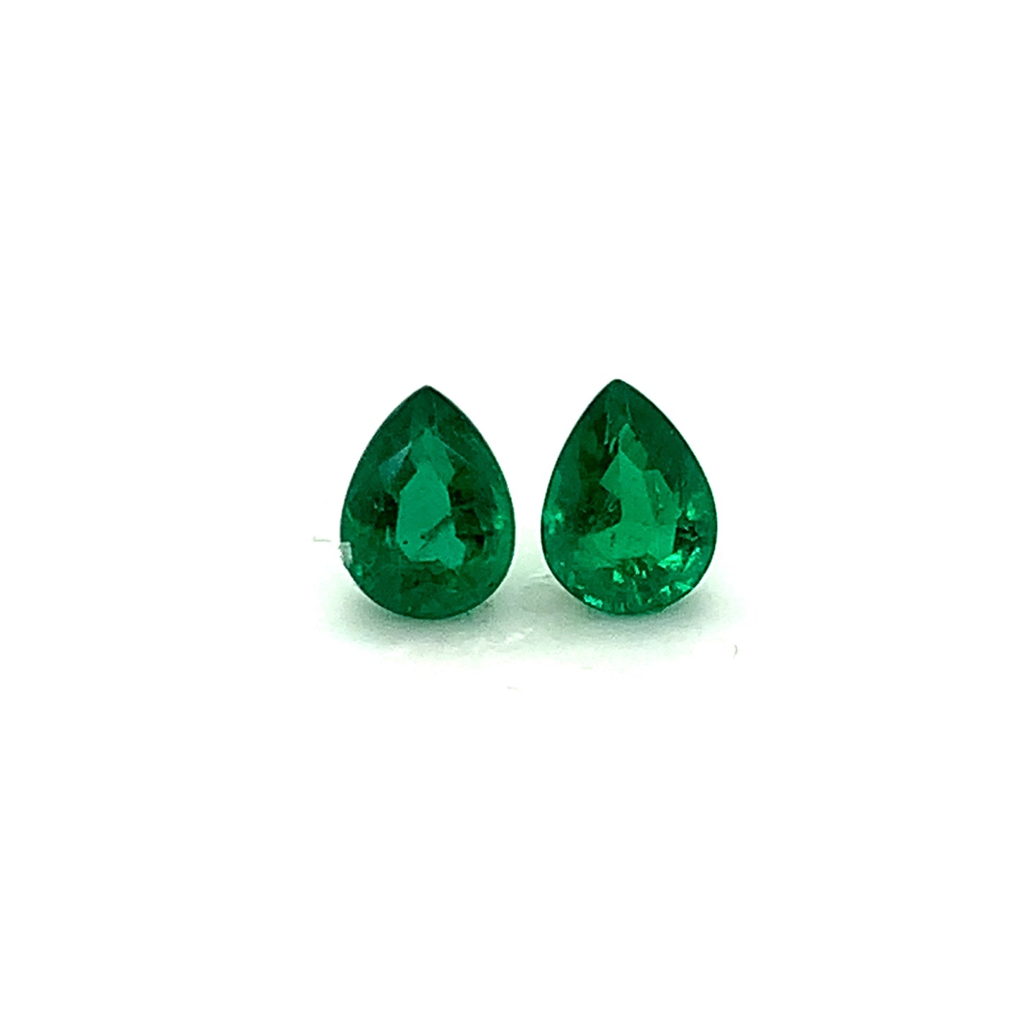 
                  
                    8.10x6.00x0.00mm Pear-shaped Emerald (2 pc 2.45 ct)
                  
                