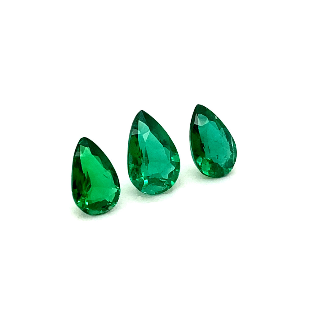 
                  
                    8.80x5.80x0.00mm Pear-shaped Emerald (3 pc 3.45 ct)
                  
                
