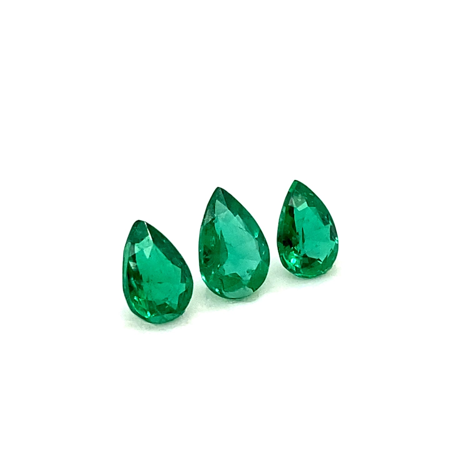 
                  
                    Pear-shaped Emerald (3 pc 2.70 ct)
                  
                
