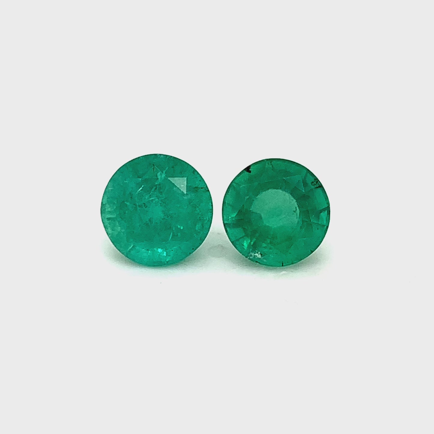 9.37x0.00x0.00mm Round Emerald (2 pc 6.86 ct)