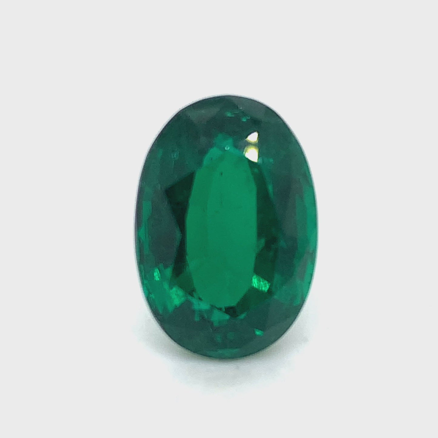 21.01x14.61x10.13mm Oval Emerald (1 pc 19.74 ct)