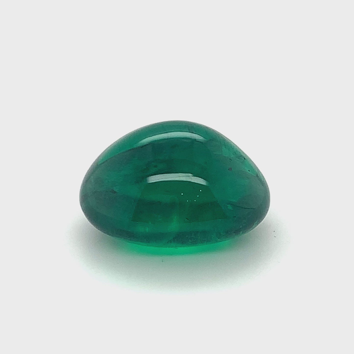 
                  
                    Load and play video in Gallery viewer, 17.77x13.83x10.20mm Cab Oval Emerald Pair (2 pc 36.17 ct)
                  
                