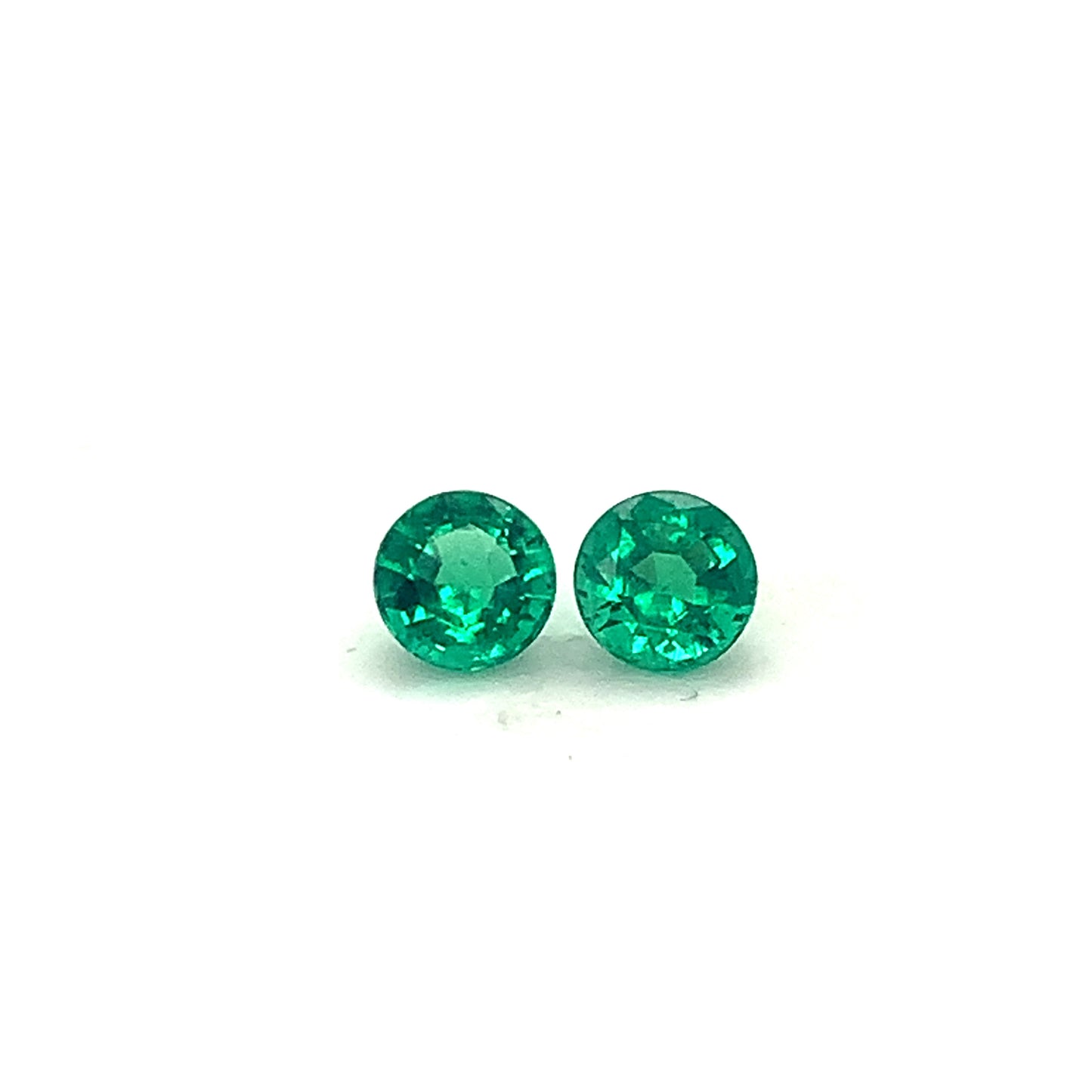 
                  
                    5.50x0.00x0.00mm Round Emerald (2 pc 1.26 ct)
                  
                