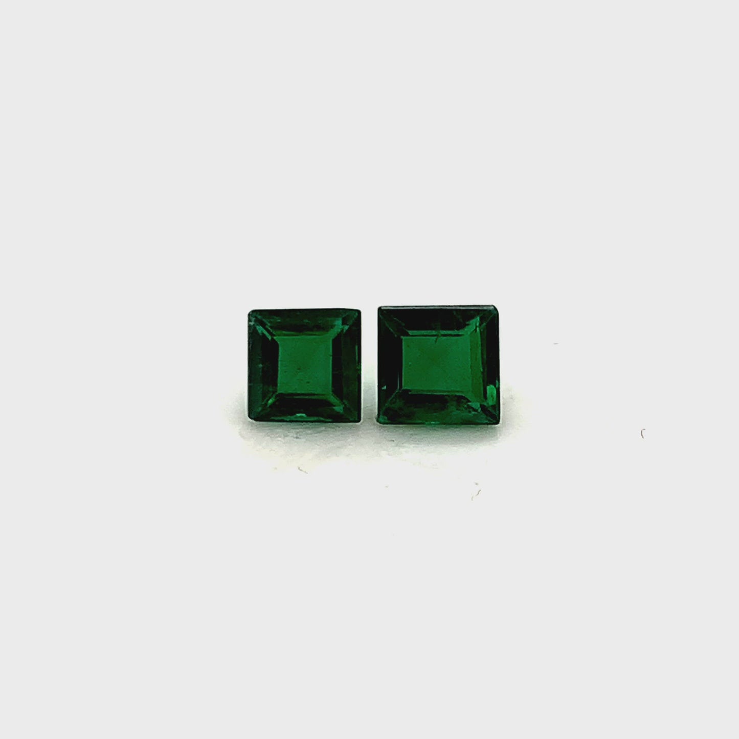 
                  
                    Load and play video in Gallery viewer, 5.60x0.00x0.00mm Square Emerald (2 pc 1.54 ct)
                  
                