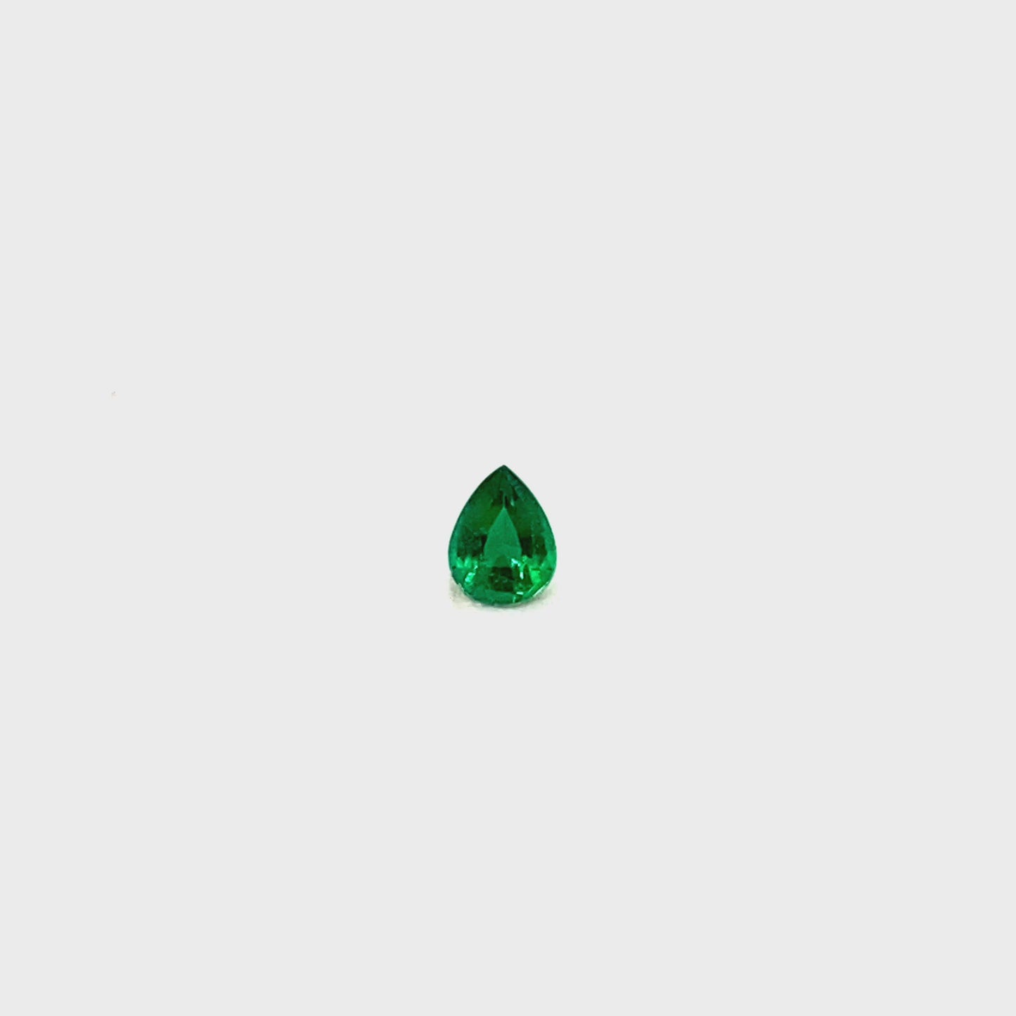 
                  
                    Load and play video in Gallery viewer, 5.00x4.00x0.00mm Pear-shaped Emerald (1 pc 0.25 ct)
                  
                