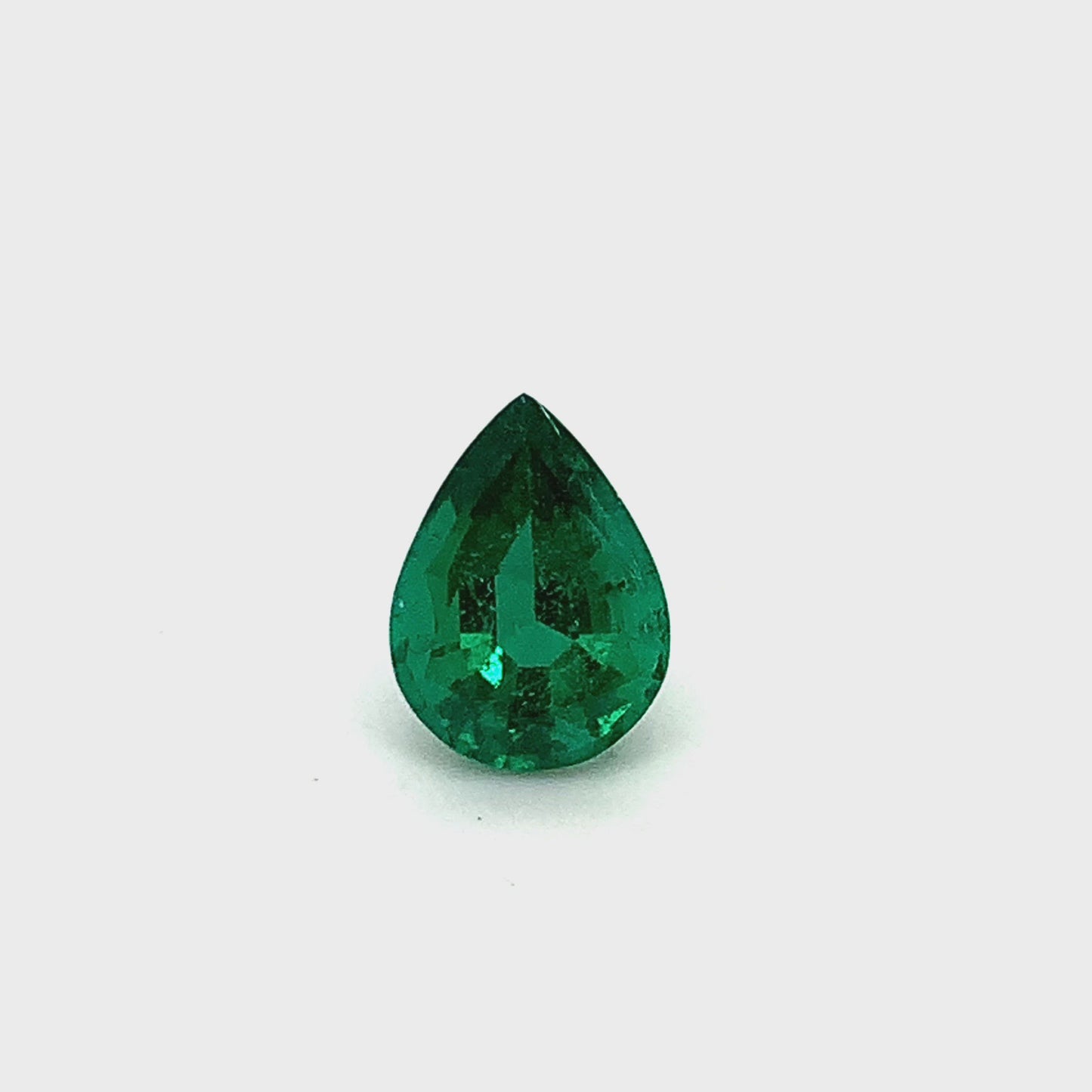 
                  
                    Load and play video in Gallery viewer, 11.84x8.77x6.55mm Pear-shaped Emerald (1 pc 3.53 ct)
                  
                