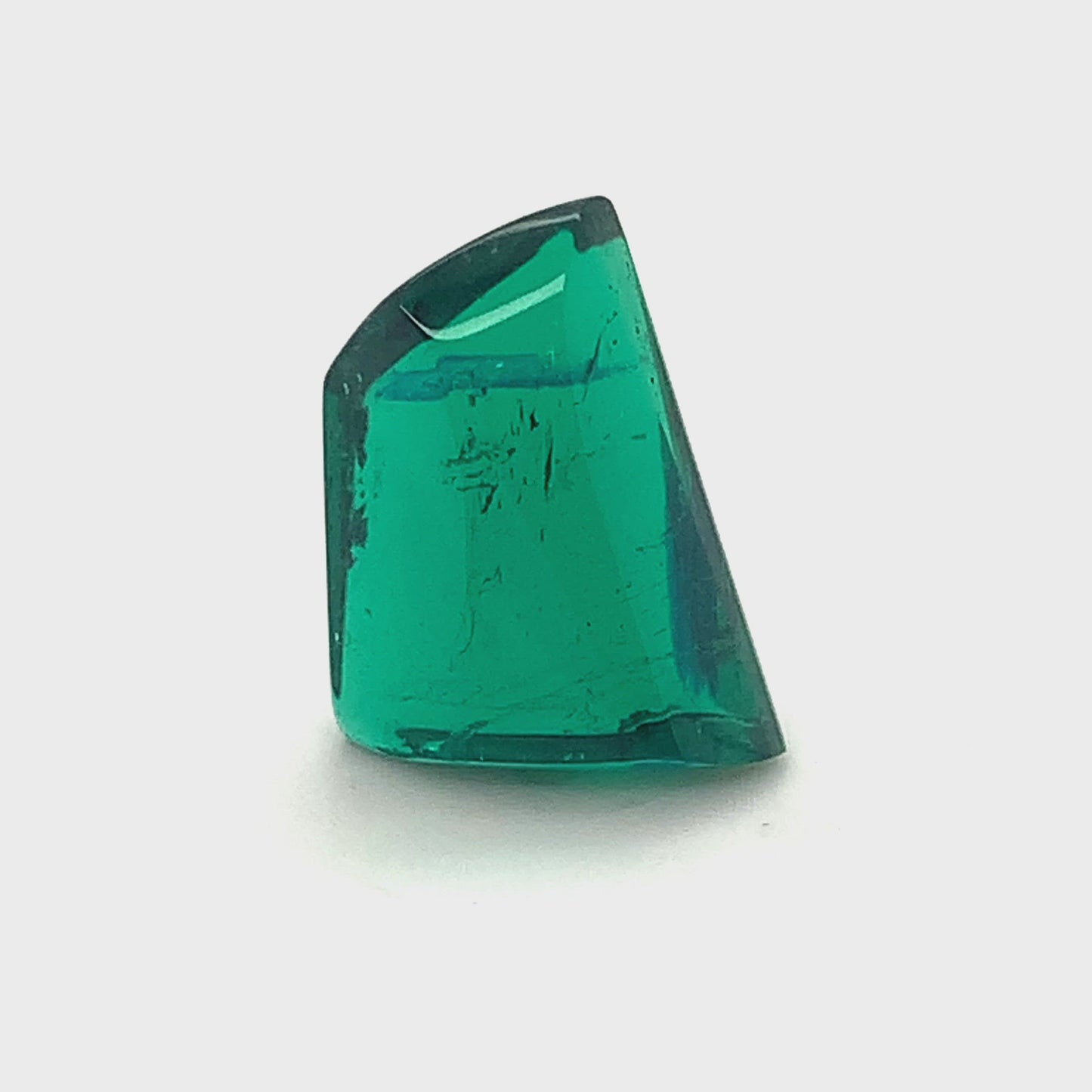 18.07x13.07x6.43mm Cab Fancy Emerald (1 pc 10.86 ct)