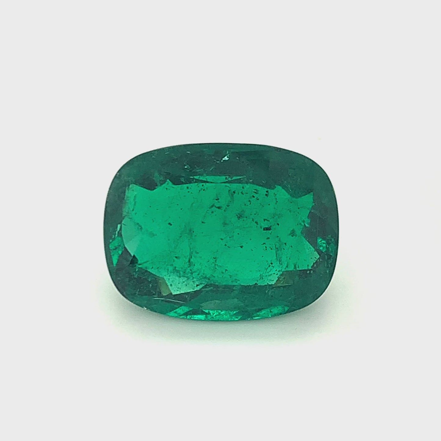 
                  
                    Load and play video in Gallery viewer, 23.85x18.05x9.51mm Cushion Emerald (1 pc 28.26 ct)
                  
                