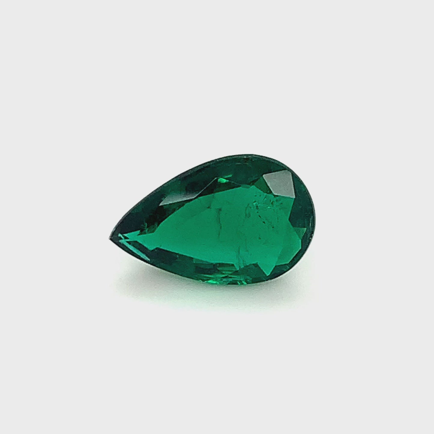 
                  
                    Load and play video in Gallery viewer, 16.54x10.58x4.75mm Pear-shaped Emerald (1 pc 4.50 ct)
                  
                