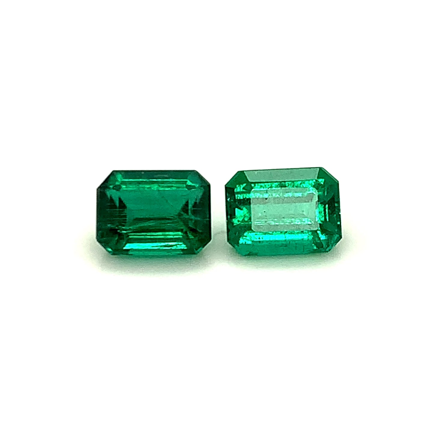 
                  
                    Load and play video in Gallery viewer, 9.80x7.40x0.00mm Mixed Emerald (2 pc 6.21 ct)
                  
                