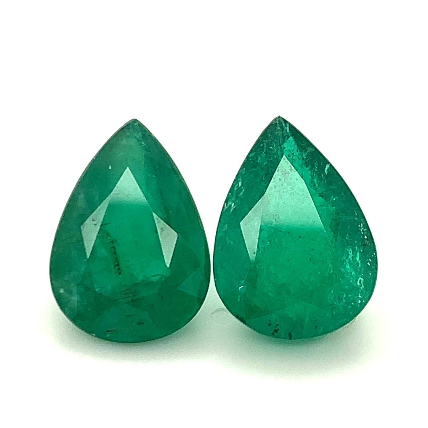 17.30x12.70x0.00mm Pear-shaped Emerald (2 pc 18.89 ct)