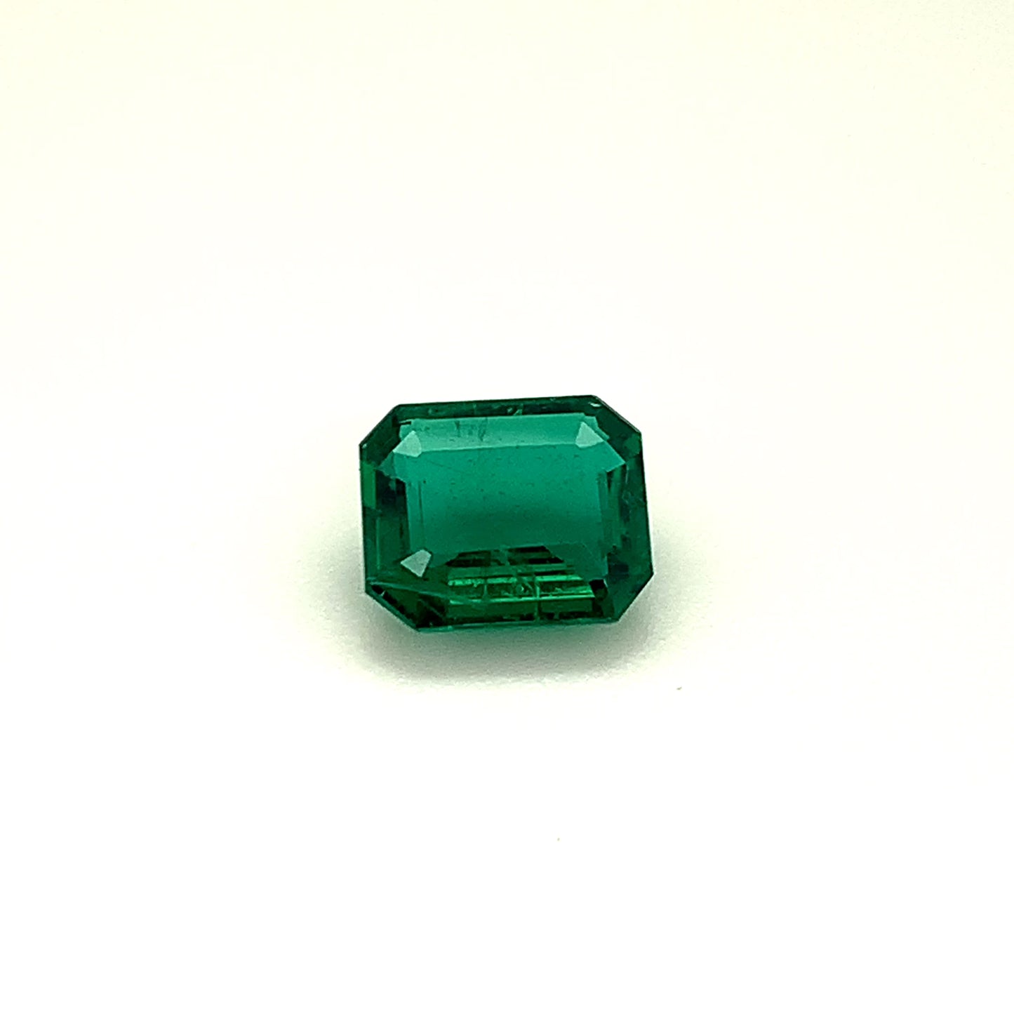 
                  
                    Load and play video in Gallery viewer, 9.44x7.94x4.37mm Octagon Emerald (1 pc 2.61 ct)
                  
                