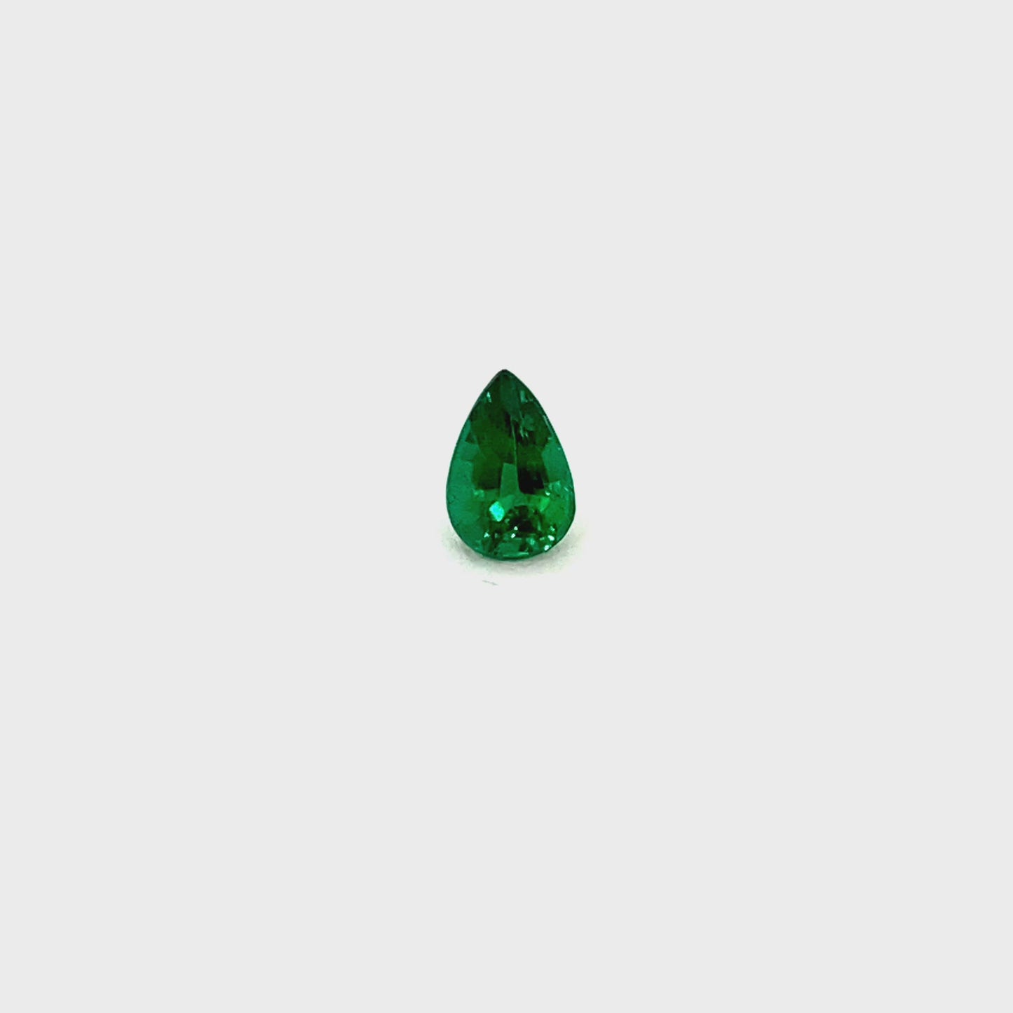 
                  
                    Load and play video in Gallery viewer, 5.80x3.95x3.16mm Pear-shaped Emerald (1 pc 0.38 ct)
                  
                