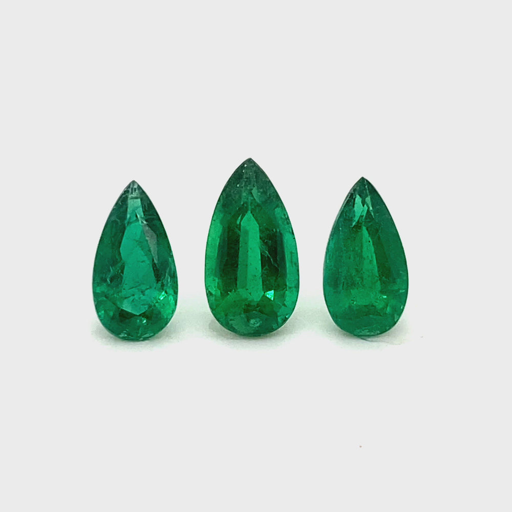 
                  
                    Load and play video in Gallery viewer, 11.00x5.90x0.00mm Pear-shaped Emerald (2 pc 3.40 ct)
                  
                