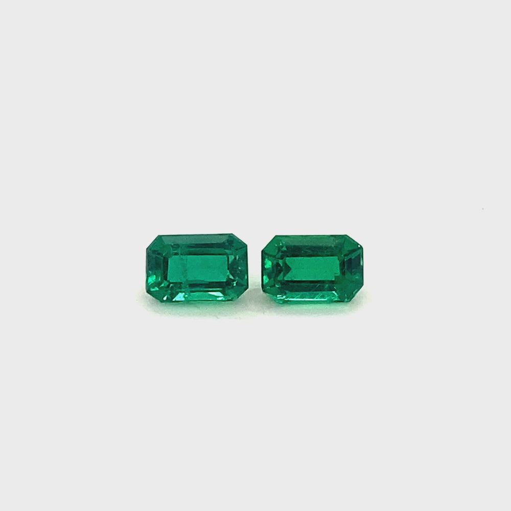
                  
                    Load and play video in Gallery viewer, Octagon Emerald (2 pc 2.26 ct)
                  
                