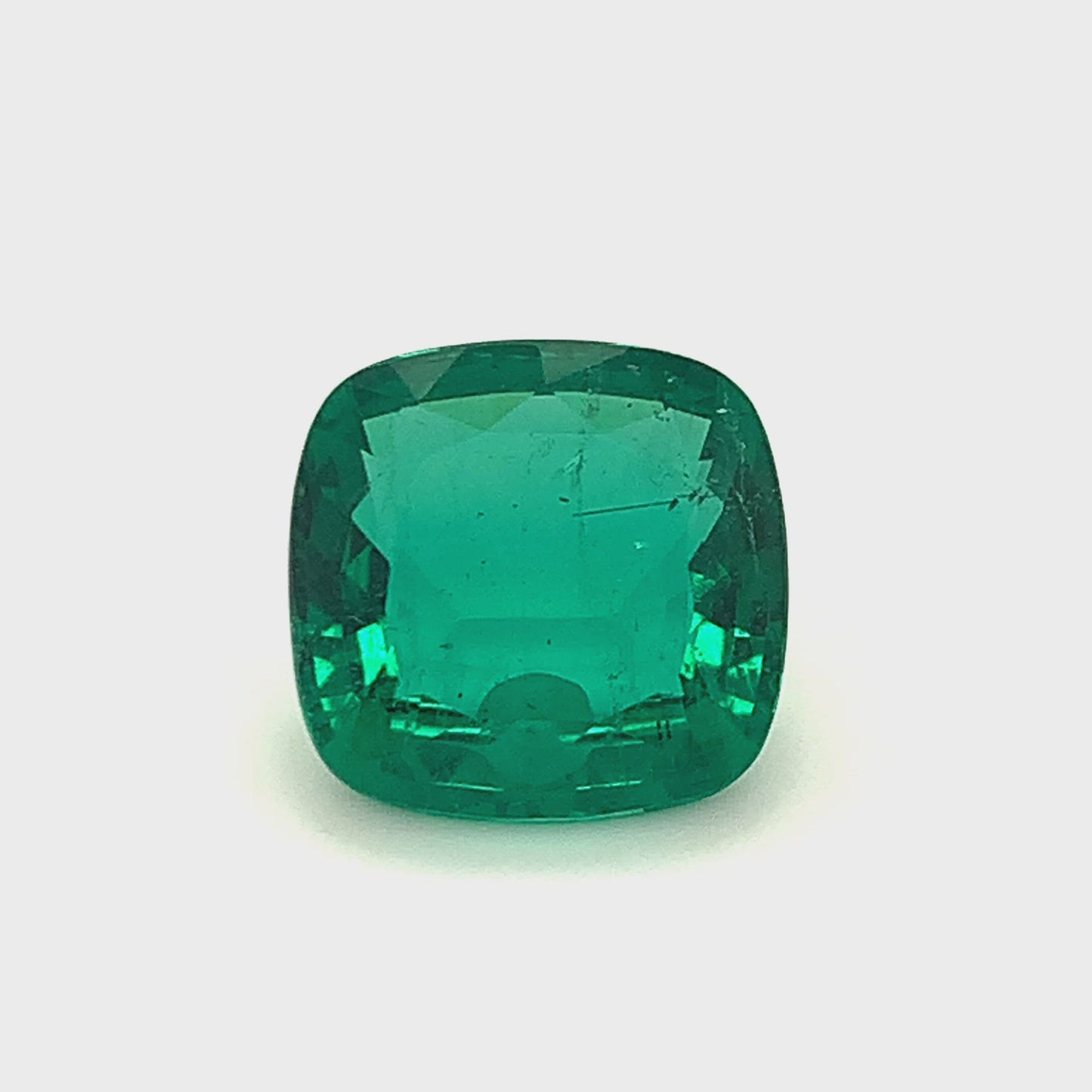 
                  
                    Load and play video in Gallery viewer, 15.21x14.65x6.84mm Cushion Emerald (1 pc 10.25 ct)
                  
                