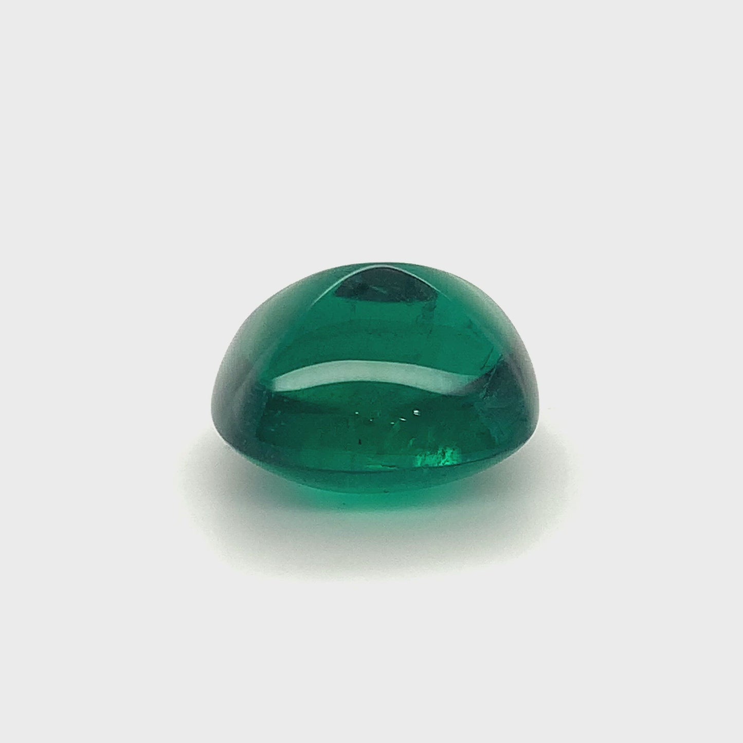 
                  
                    Load and play video in Gallery viewer, 20.43x17.04x14.04mm Cushion Sugar Loaf Emerald (1 pc 32.94 ct)
                  
                