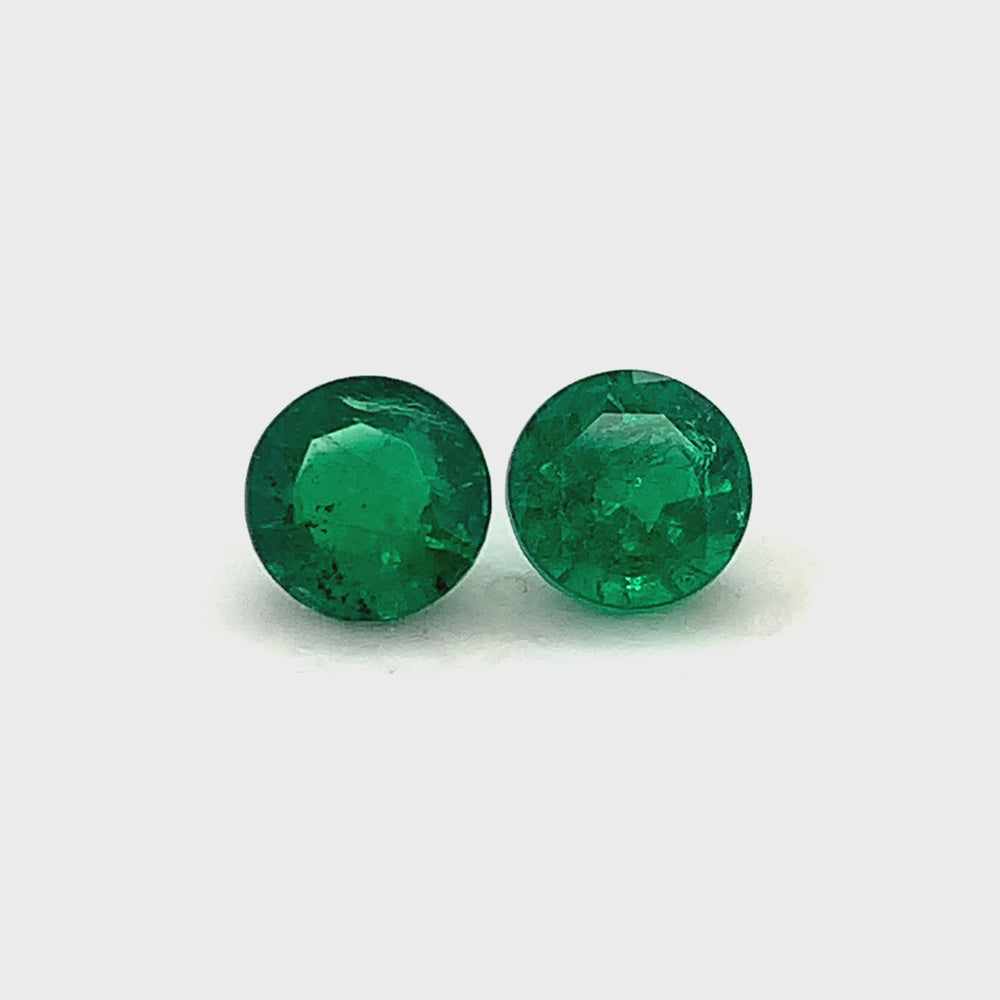 
                  
                    Load and play video in Gallery viewer, 8.06x0.00x0.00mm Round Emerald (2 pc 3.96 ct)
                  
                