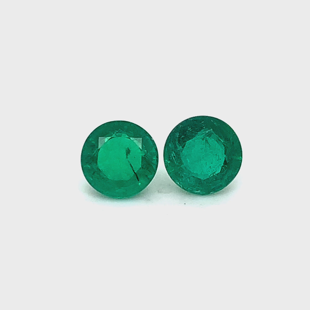 
                  
                    Load and play video in Gallery viewer, 8.10x0.00x0.00mm Round Emerald (2 pc 3.88 ct)
                  
                