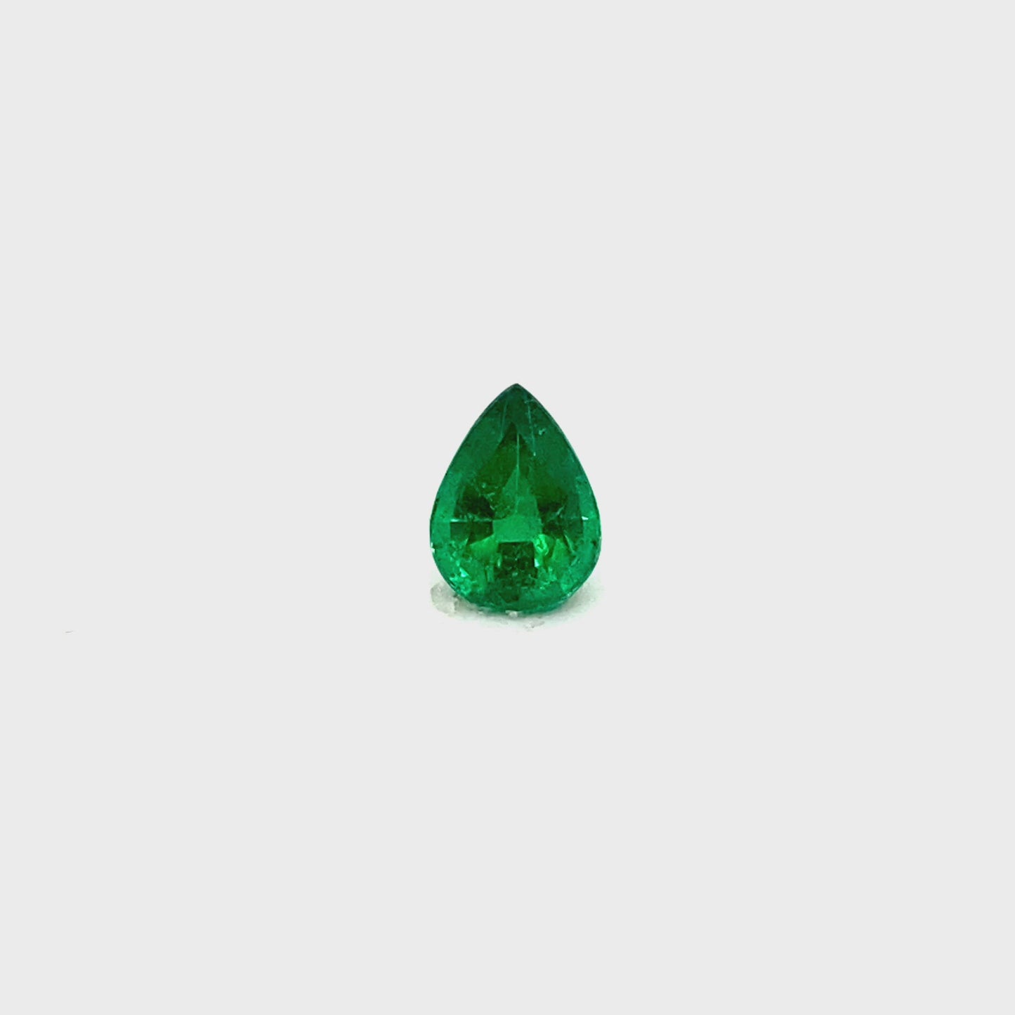 
                  
                    Load and play video in Gallery viewer, 8.18x6.17x4.44mm Pear-shaped Emerald (1 pc 1.19 ct)
                  
                