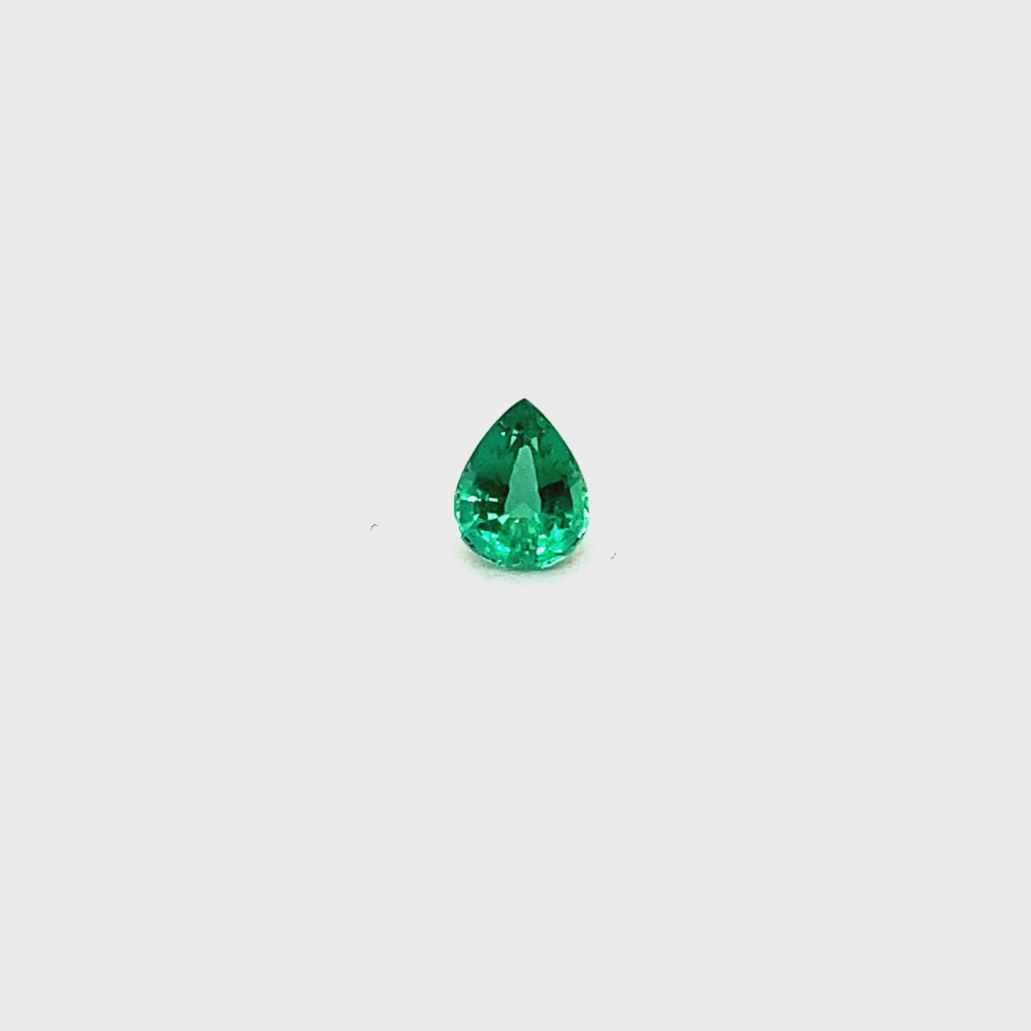 
                  
                    Load and play video in Gallery viewer, 5.11x4.05x2.63mm Pear-shaped Emerald (1 pc 0.28 ct)
                  
                