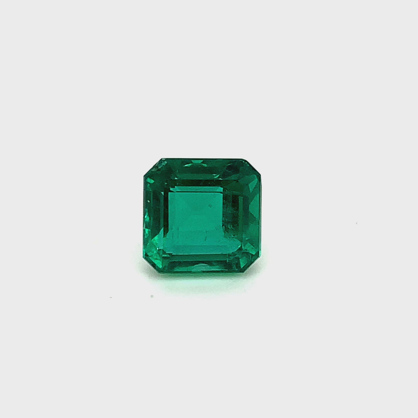 
                  
                    Load and play video in Gallery viewer, 10.53x10.36x7.18mm Octagon Emerald (1 pc 5.75 ct)
                  
                